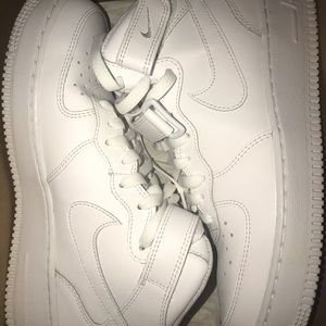 White mid top forces